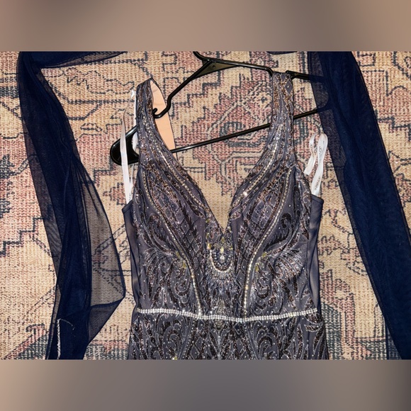 Jovani silver and Navy elegant dress with matching scarf - Picture 5 of 8